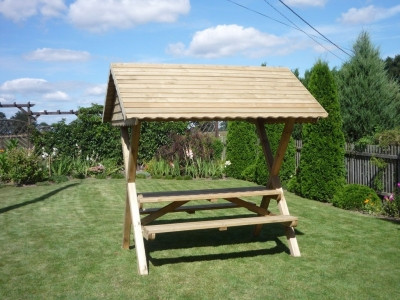 Sitzgruppe Picknicktisch mit Dach